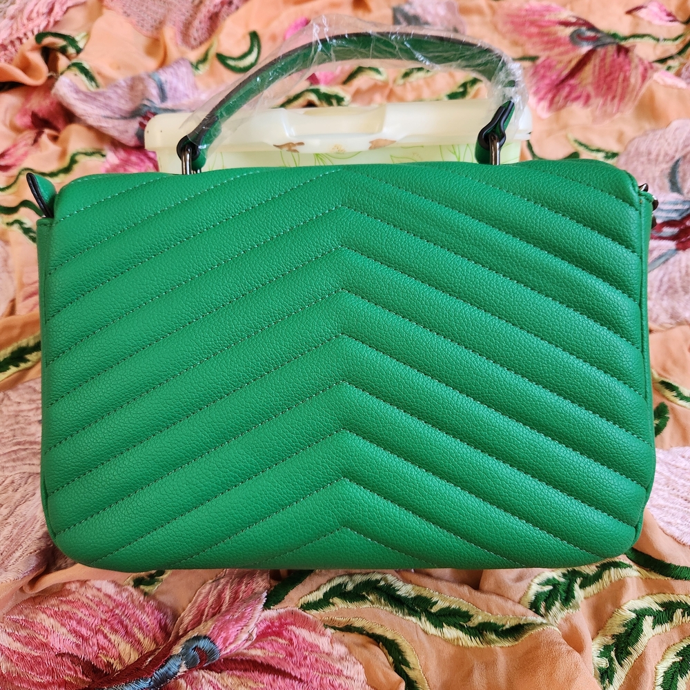 Yves Saint Laurent Vibrant Green Chevron Shoulder Bag NEW - Picture 2 of 7
